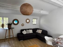 Grand Studio Indépendant，位于圣拉斐尔的酒店