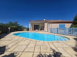 Belle villa 6 personnes - Piscine et parking privés - Terrasse - 3 chambres doubles
