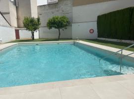 CENTRO, PARKING, PISCINA 2 Dormitorios SUITE PONDOS，位于利纳雷斯的酒店