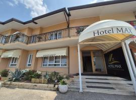 Hotel MAX Lazise，位于拉齐塞的酒店