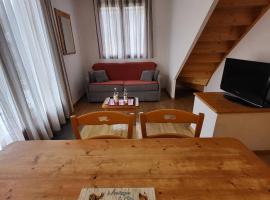 Chalet Mitoyen 3 Pièces, Terrasse, SuperDévoluy - FR-1-504-468，位于Superdevoluy的酒店