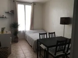 Studio à 2 pas du métro