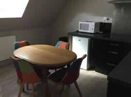 Maison 1er étage chéreng 6kms stade Pierre Mauroy 4 personnes，位于Chéreng的酒店