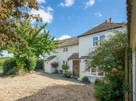 4 Bed in Ningwood IC048