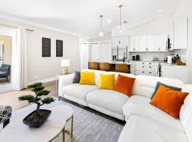 Alluring Luxury Oasis, Modern Comfort & Relaxation