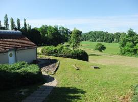 Pavillon confortable dans la Vallée de l'Ognon - FR-1-583-413，位于Larians-et-Munans的酒店