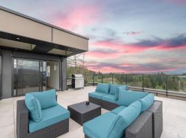 Stylish 6BR Retreat with Breathtaking Ocean Views，位于纳奈莫的酒店