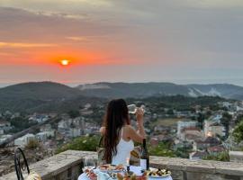 Kruja Albergo Diffuso , Inside Kruja Castle，位于克鲁亚的酒店