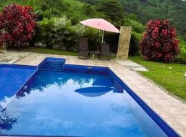 Divina Finca Nueva llegando a Villeta para 6 a 8