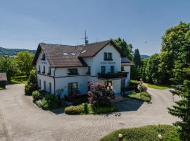 Villa Žerotín Penzion Bed & Breakfast，位于大洛西尼的酒店