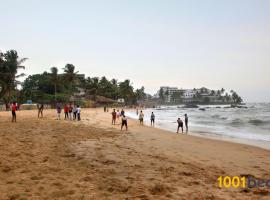 The Options Beach Guest House & Restaurant Dehiwala-Mount Lavinia，位于拉维尼亚山的酒店