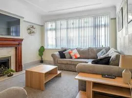 Contractor Stays, Newly Renovated, Free Parking, Sleep 7