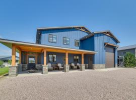 Missouri River Retreat Less Than 1 Mi to the Water!，位于皮埃尔的酒店