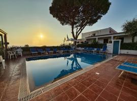 Hotel Villa Mena，位于伊斯基亚的酒店