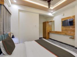 Collection O London Palace Hotel，位于艾哈迈达巴德的酒店