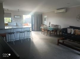 Cozy spacious estuary view three bedroom townhouse