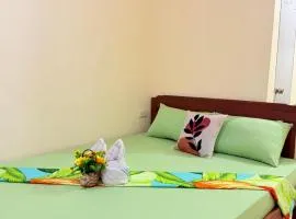 Ais'G Homestay Tres - 3mins to Airport