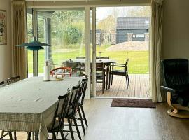 Modern Holiday Home Near Vesterløkken Beach，位于Tanderup的别墅