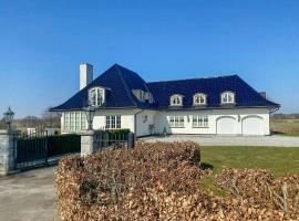Manor House Overlooking Fields And Garden，位于Ringe的酒店