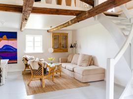 Family-Friendly Idyllic Holiday Home With Sea View，位于尼堡的酒店