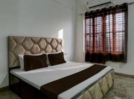 Hotel O Triveni Hotel and restaurant，位于Etāwah的酒店