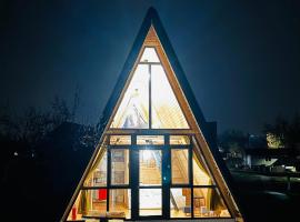 Horezu Cozy Cabin，位于Izvoru Rece的酒店