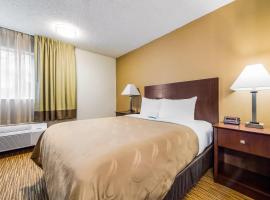 Quality Inn & Suites Lacey Olympia，位于莱西的酒店