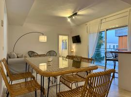 Sea Views Sanatori Beach Deluxe, Barcelona，位于卡拉费尔的酒店