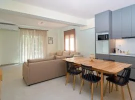 Zoe's Luxury Apartment