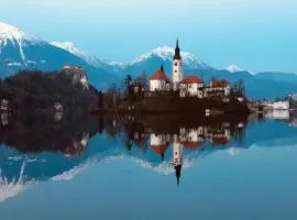 Lake and Castle view apartment