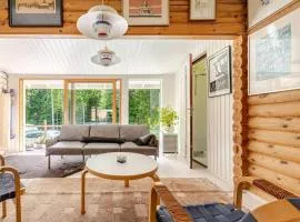 Hirsimökki kansallispuistossa