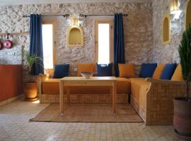 Le Petit Kaouki 1 bedroom with private garden，位于西迪考乌奇的酒店