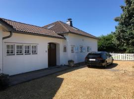Landhaus Sylvia in Eupen, Terrasse , Garten & Nähe zum Hohen Venn，位于欧本的酒店