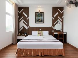 Khách Sạn LenKa，位于Chung Thuy的酒店