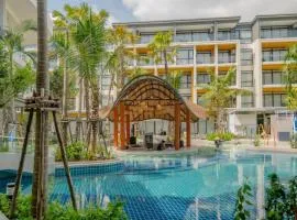 1412 Wyndham Gardens Elegant Pool Condo
