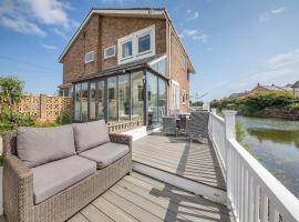 Water's Edge Holiday Home，位于比德内尔的酒店