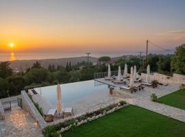 Hellosummer Boutique suites,near fiscardo!，位于Andip&aacute;ta Er&iacute;sou的带热水浴缸的酒店