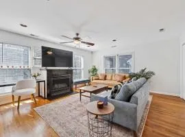 Old Town 3bd 3ba Coach House, Garage Parking Incl