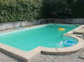 Gite neuf avec accès piscine