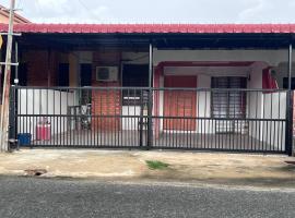 imani homestay taman ira kangar perlis，位于加央的酒店