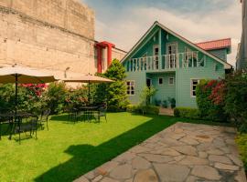 Chalet Dominnycos，位于圣克里斯托瓦尔-德拉斯卡萨斯的酒店