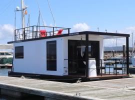 Alma Flotante Muxía，位于穆希亚的船屋