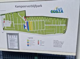 Stacaravan 104 met 4 slaapplaatsen，位于布列登的酒店