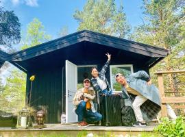 5-star homestay for 2 with breakfast, hot-tub, aircon and bikes，位于Ingar&ouml;的带热水浴缸的酒店