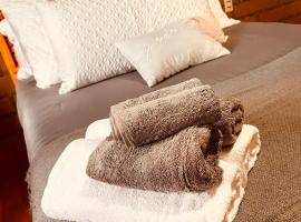 Confortables cabañas con alberca y vistas a las montañas，位于迪坡斯特兰的酒店