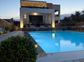 Villa Jolla-Private Pool-Ideal for big groups By Villa Mana Gers，位于卡拉马孔的酒店