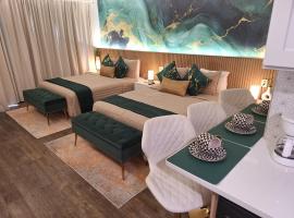 Emerald Luxe Lakeview 6 min to EPIC Universe，位于奥兰多的公寓
