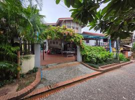 LuangPrabang Aurora Hostel，位于琅勃拉邦的酒店