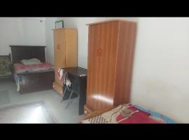 Shady House Hotel，位于十月六日城的酒店