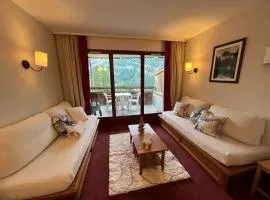 Confortable havre de paix pour 5 personnes, grande terrasse , vue panoramique, très calme, parking